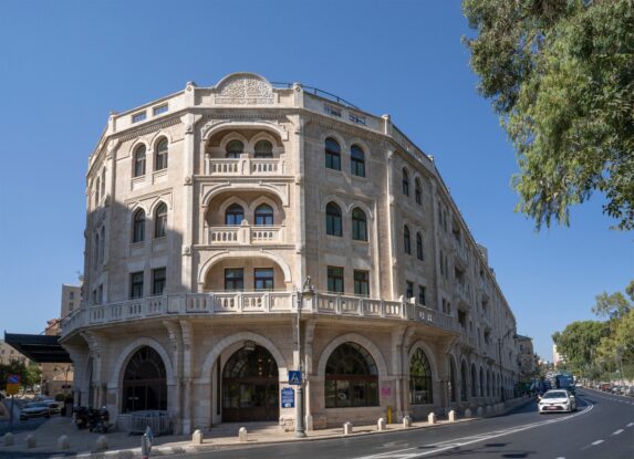 luxury apartment rentals